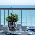 Spectacular Sea View דירה *