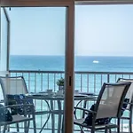 Spectacular Sea View דירה